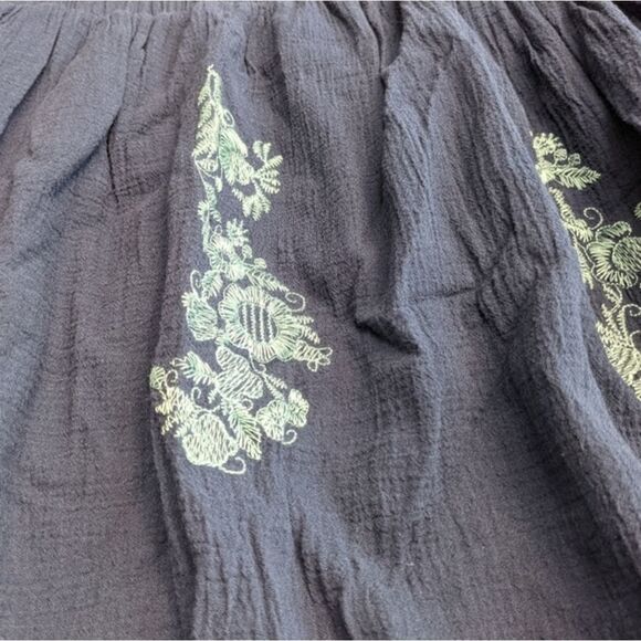 Garnet Hill summer skirt flowy size med navy with teal designs - Picture 2 of 8